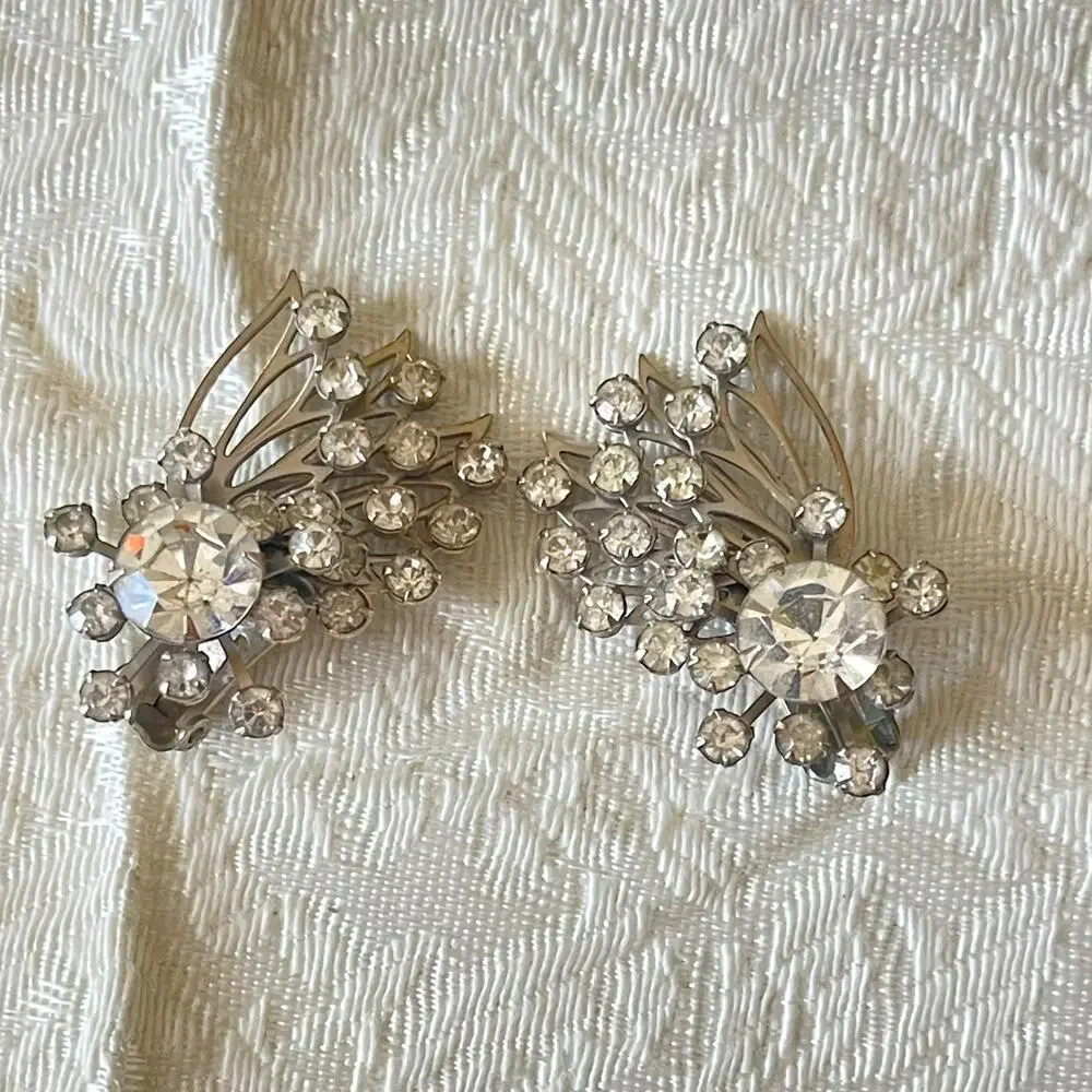 1.75” Atomic Fan Flower Starburst 1950s Rhinestone Clip Earrings Silver Metal